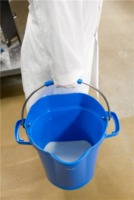 Vikan Emmer 20L Blauw &ndash; Hygi&euml;nische Kunststof Emmer met Tuit, Maatverdeling &amp; RVS handvat